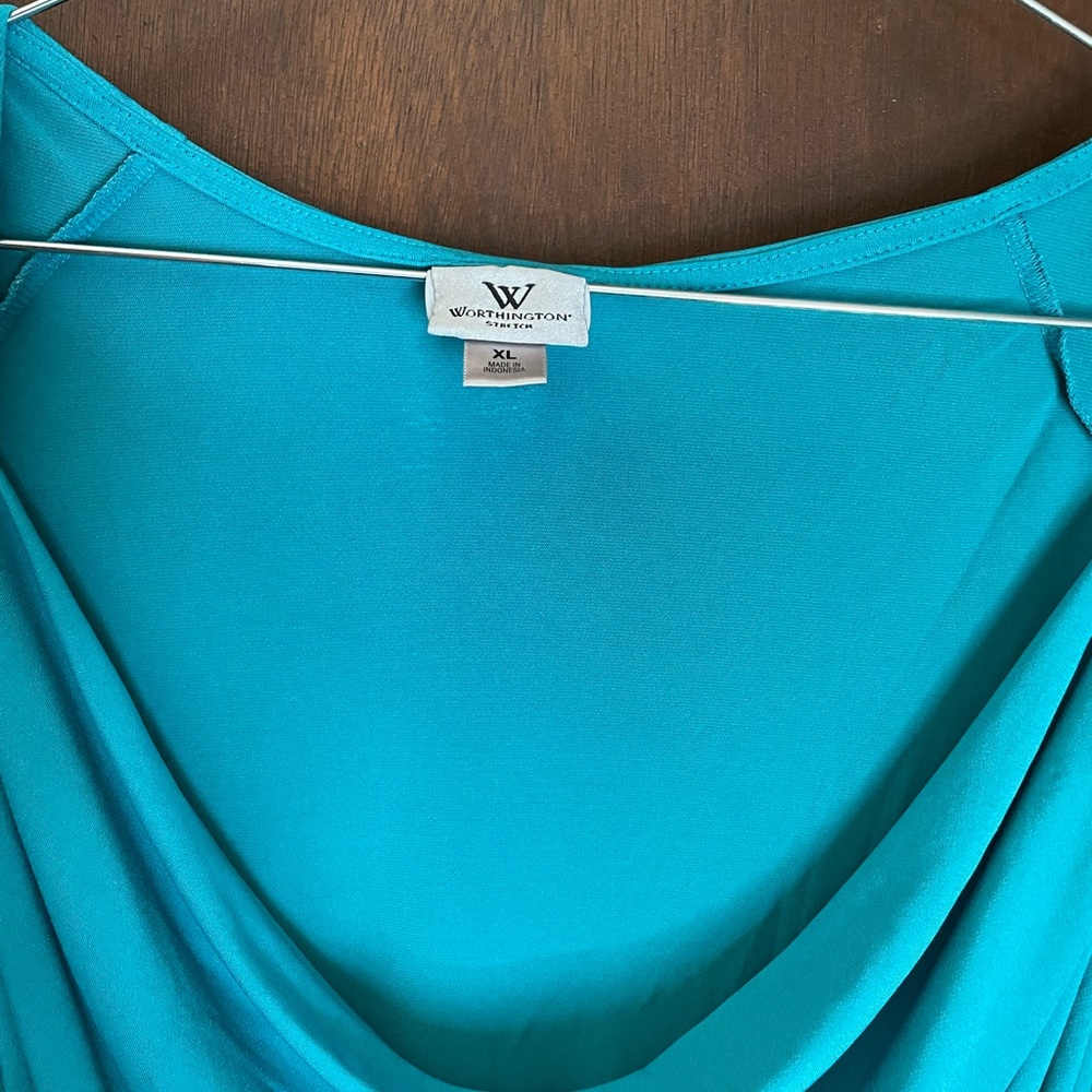 Tops - Picture 2 of 3